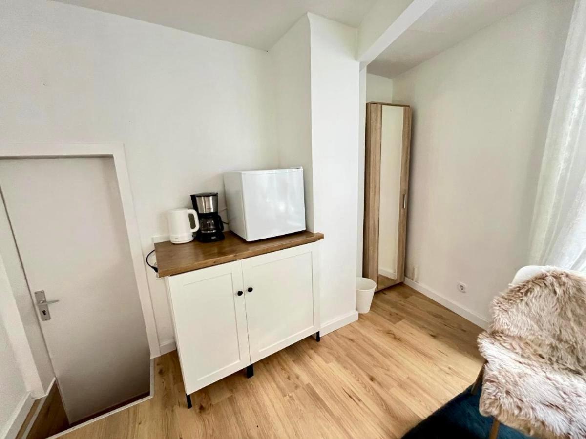 Vikaro Zimmer Montjoie Extérieur photo